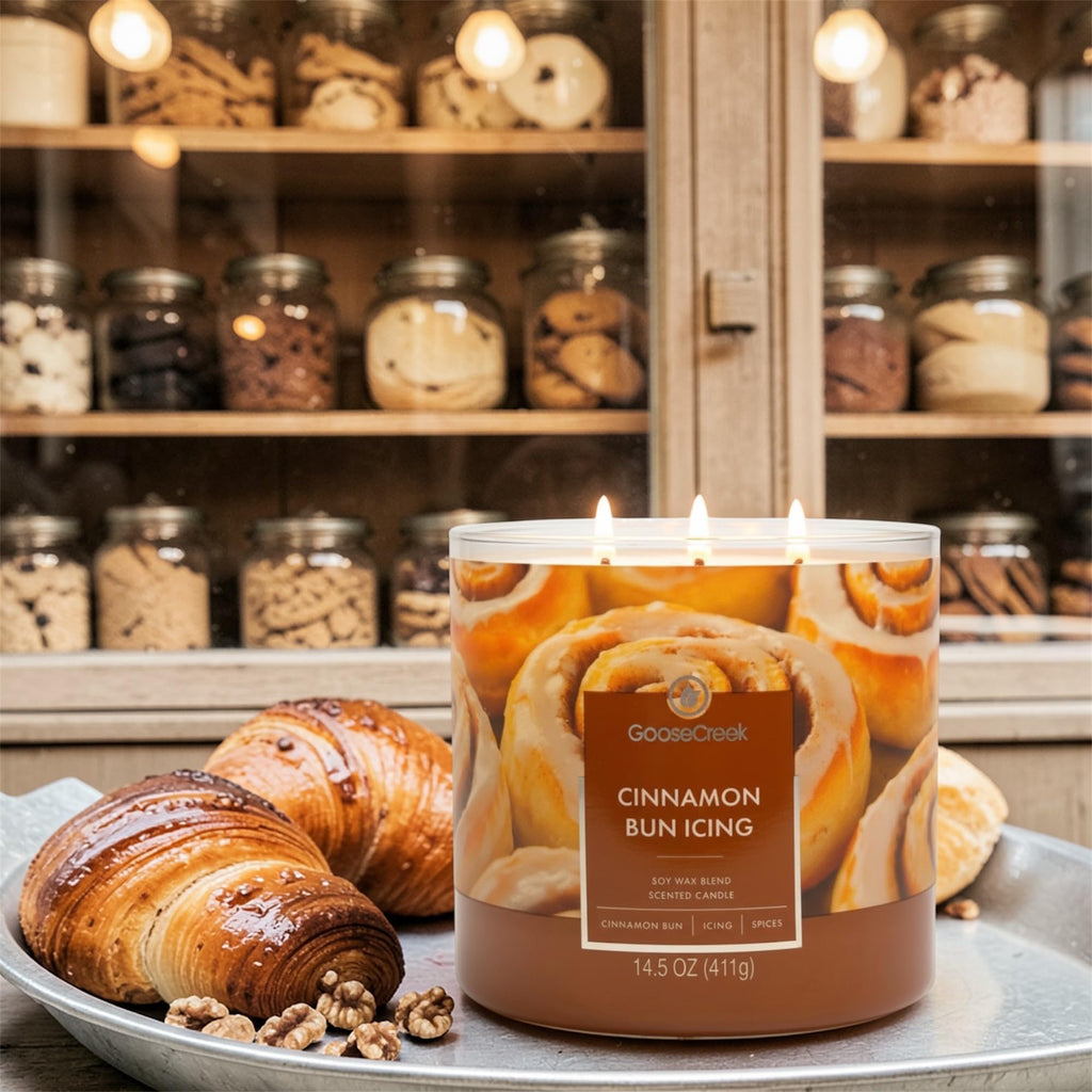 Cinnamon Bun Icing Scented Candle, Soy Wax Blend, 3-Wick, 14.5 oz, Cinnamon Bun, Icing, and Spices