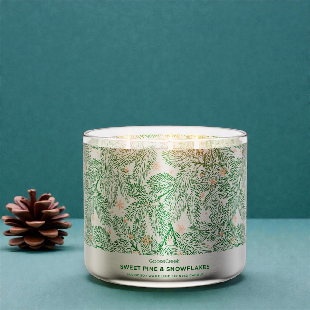 Sweet Pine & snowflackes Candle 14.5 oz + Artisanal Shortcacke soap (Love from the heart design)