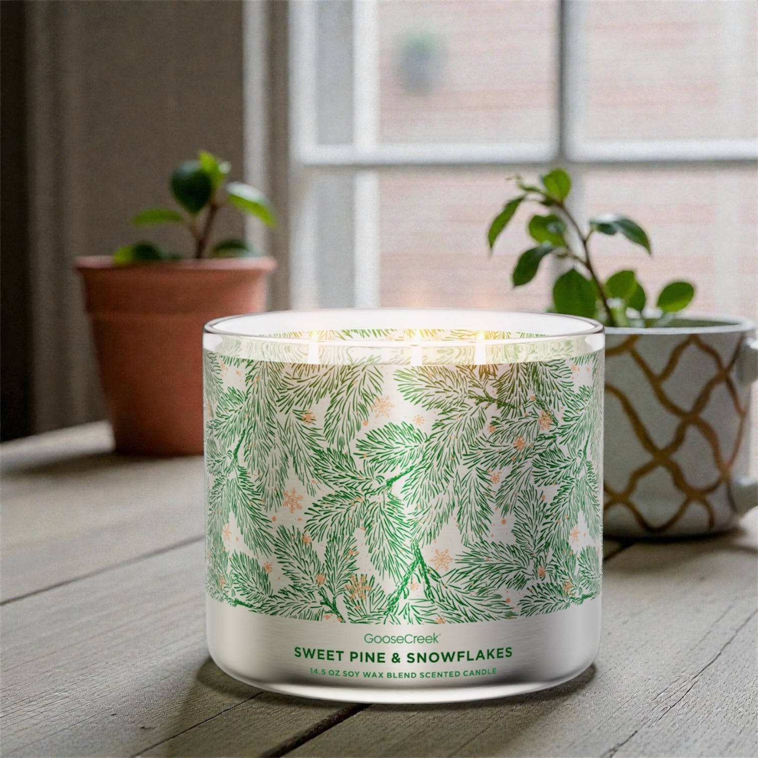 Sweet Pine & snowflackes Candle 14.5 oz + Artisanal Shortcacke soap (Love from the heart design)