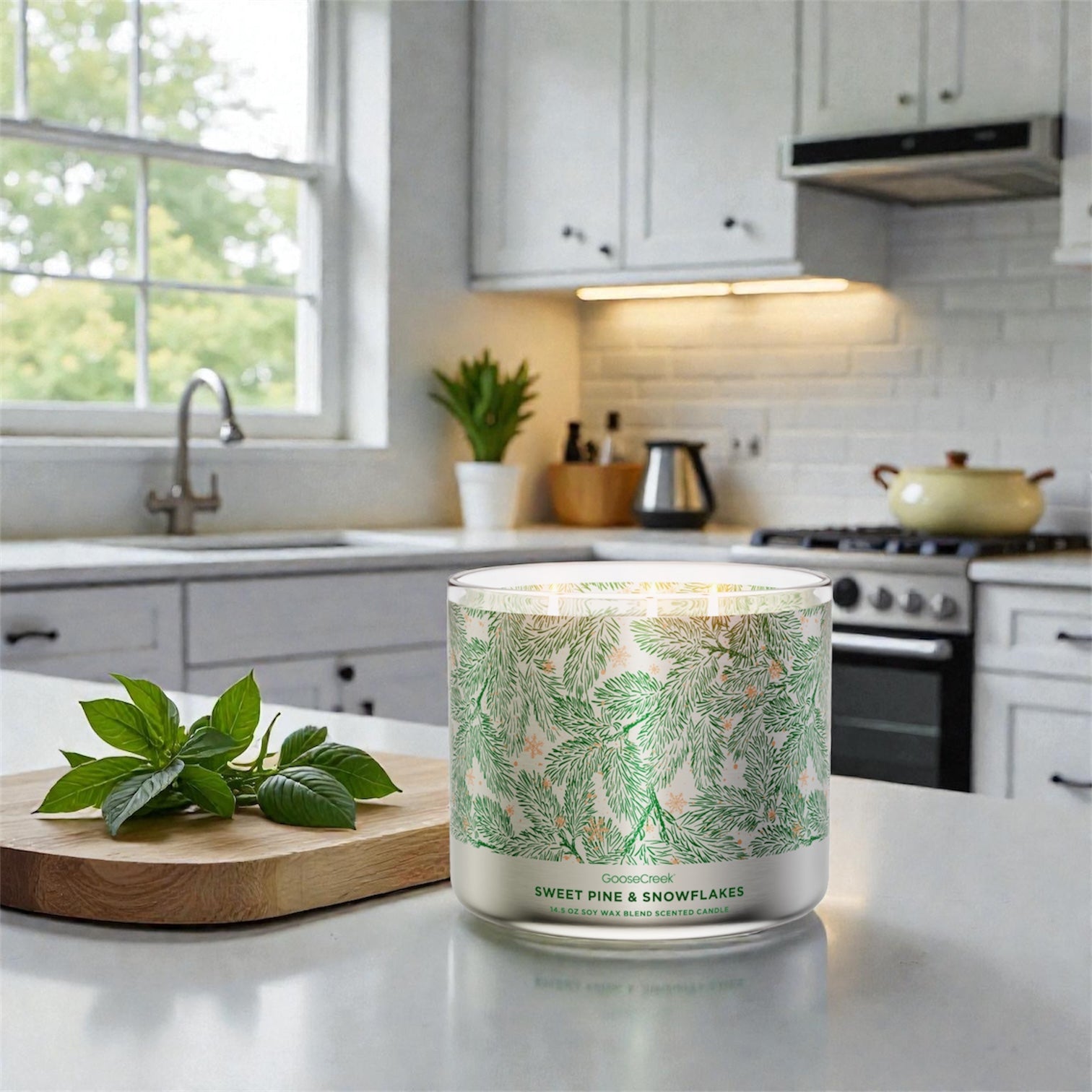 Sweet Pine & snowflackes Candle 14.5 oz + Artisanal Shortcacke soap (Love from the heart design)