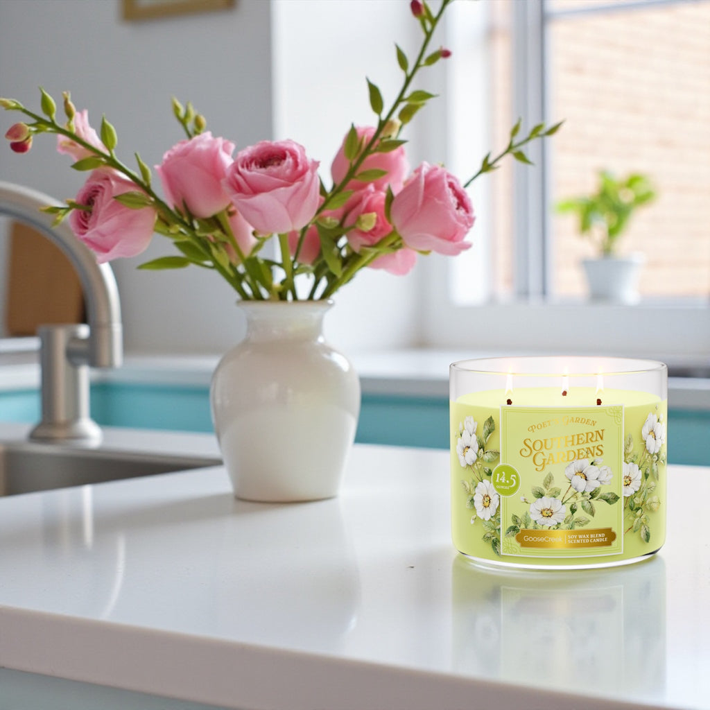 Poet's Garden ( Shouthern Gardens) Candle 14.5 oz + Artisanal shortcake soap (Birds in love)