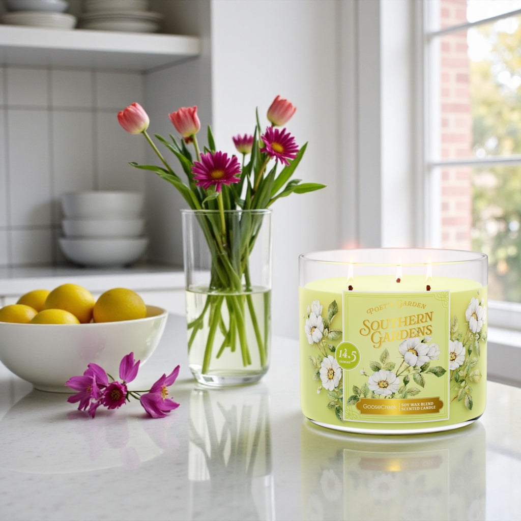 Poet's Garden ( Shouthern Gardens) Candle 14.5 oz + Artisanal shortcake soap (Birds in love)