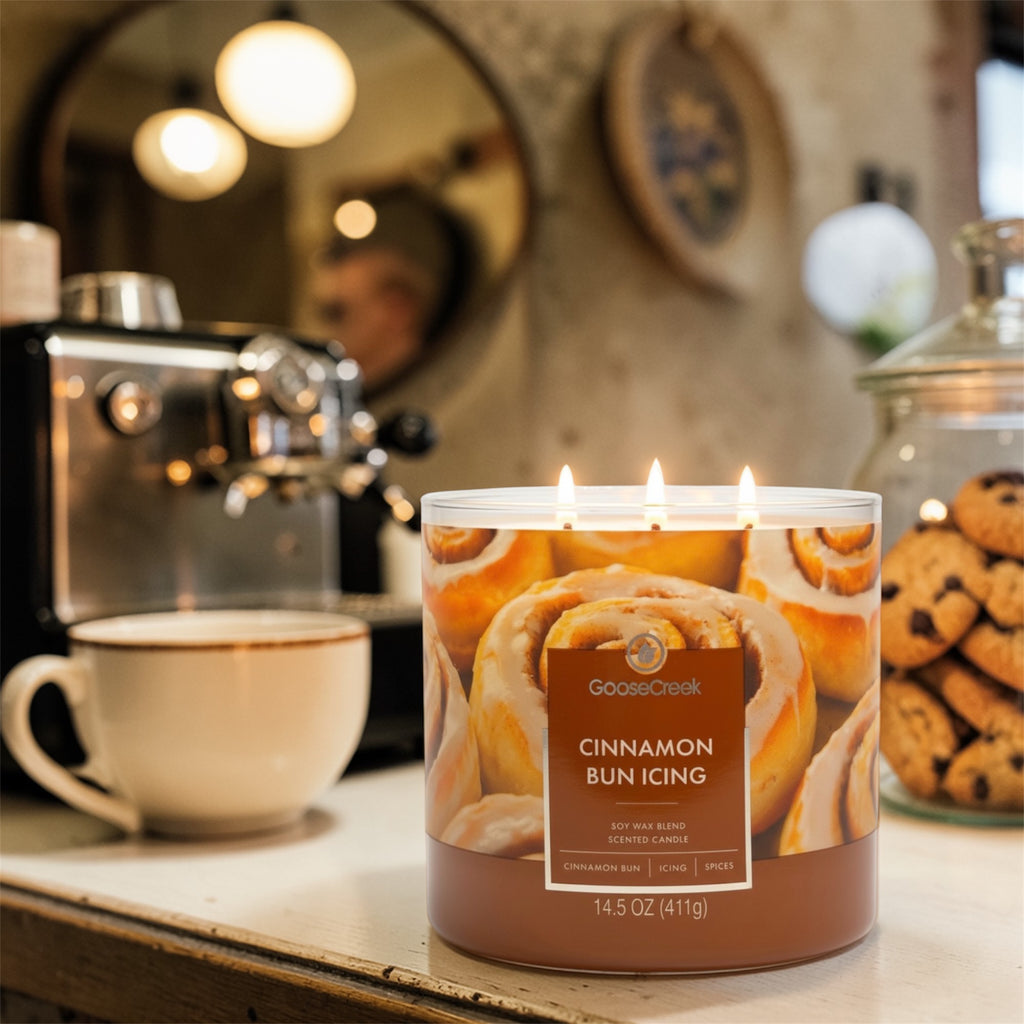 Cinnamon Bun Icing Scented Candle, Soy Wax Blend, 3-Wick, 14.5 oz, Cinnamon Bun, Icing, and Spices