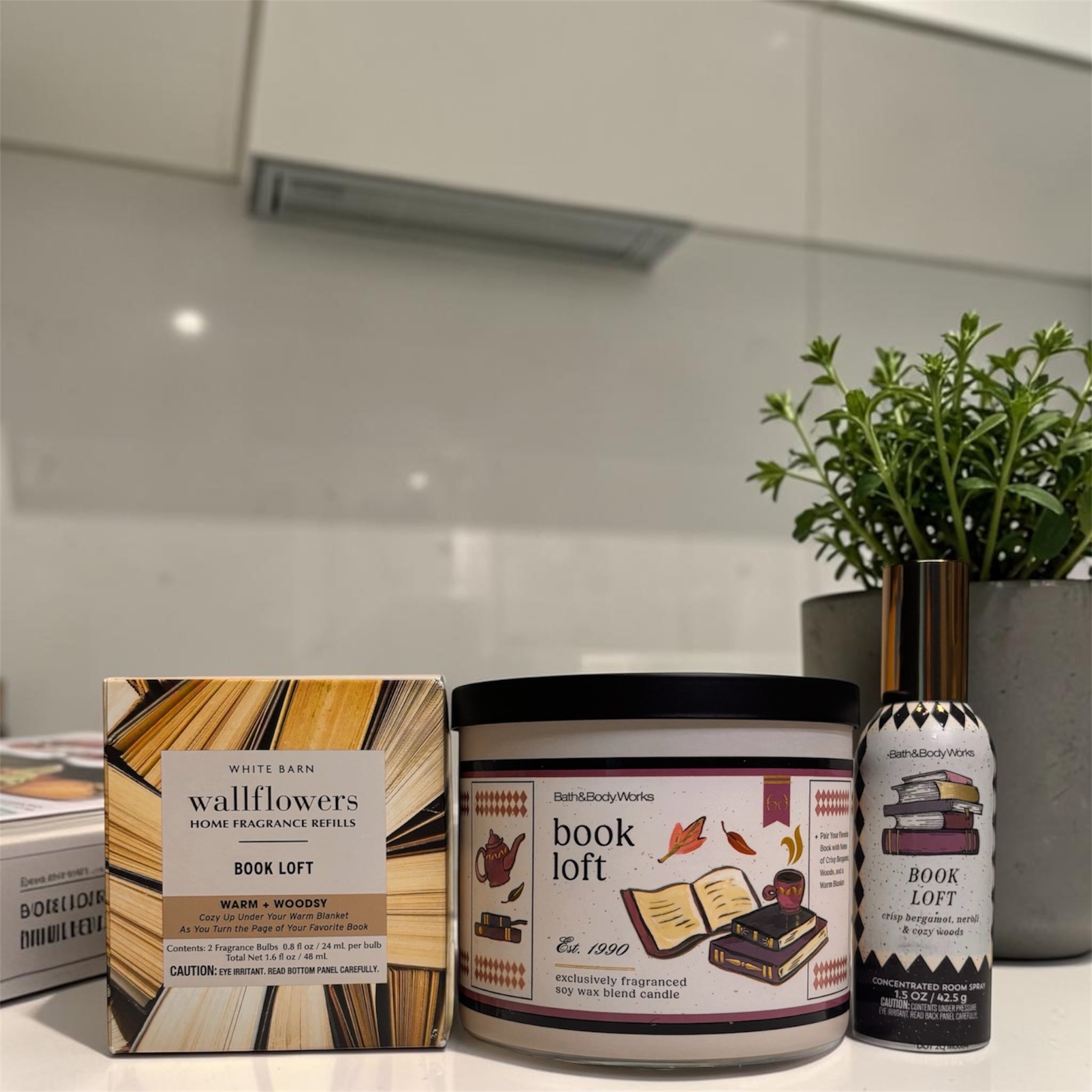 Book loft fragrance set; 1 Candle 1 room spray 2pack wallflowers