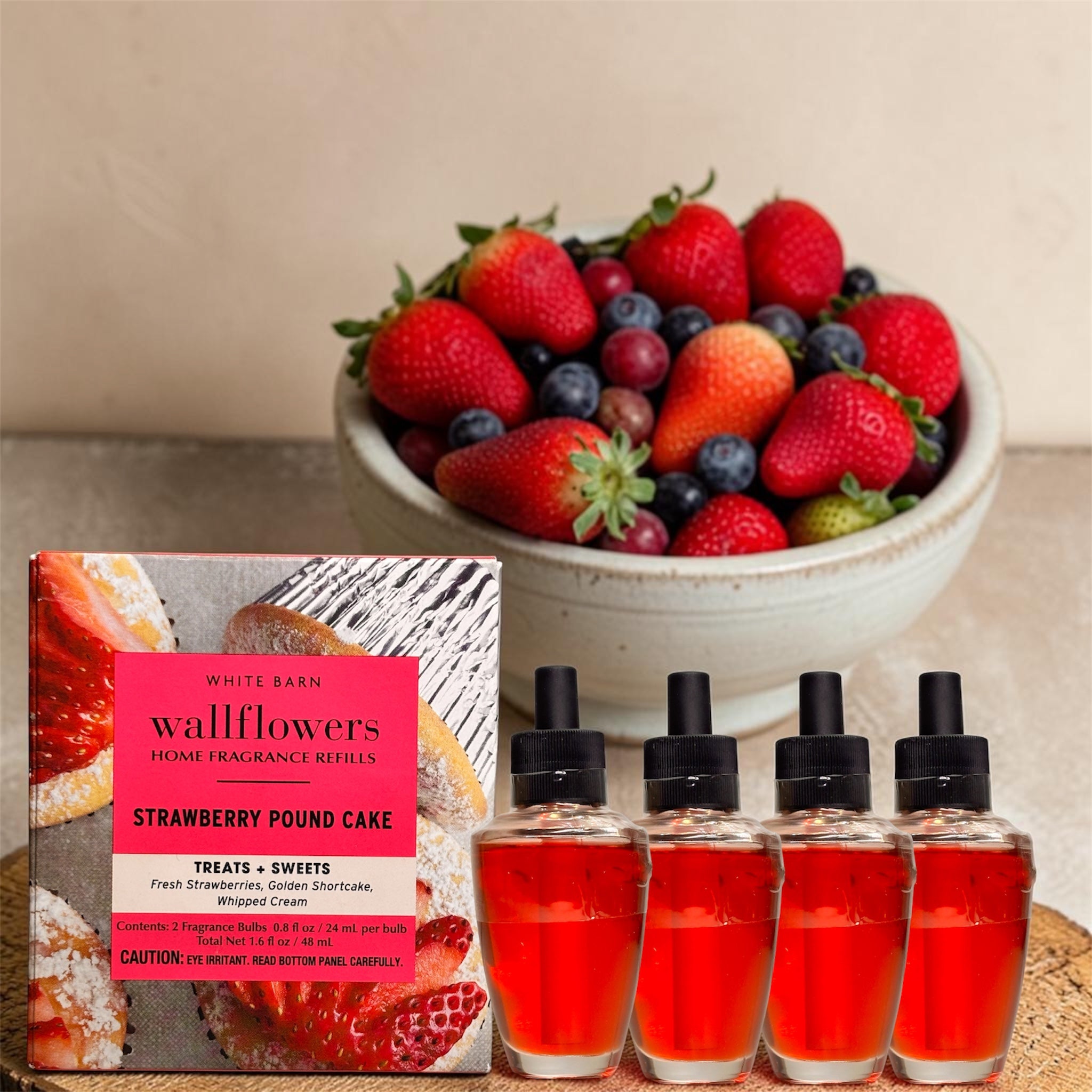 White Barn Strawberry Pound Cake Wallflowers Refill 4pack/Treats & Sweets